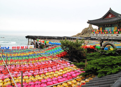 Yongkungsa Buddha Lanterns ›
  May 2013.