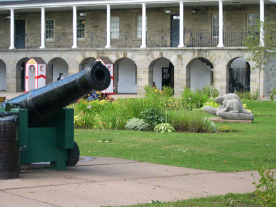 Park Cannon, Fredericton, NB ›
  August 2004.